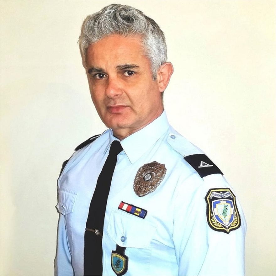 Χολιγουντιανή καταδίωξη της Αστυνομίας- Κυνήγησαν και συνέλαβαν “πειραγμένη” Mercedes με δύο διαρρήκτες 4 balaskas c